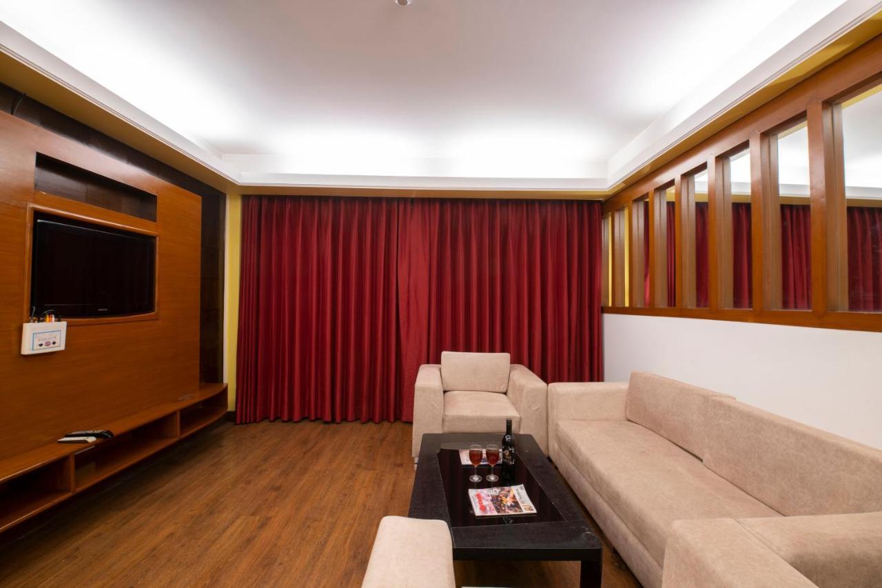 Mastiff Grand Manali Resort ภายนอก รูปภาพ