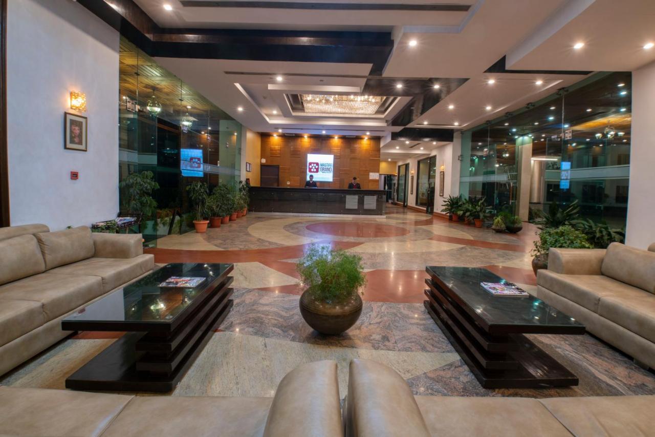 Mastiff Grand Manali Resort ภายนอก รูปภาพ
