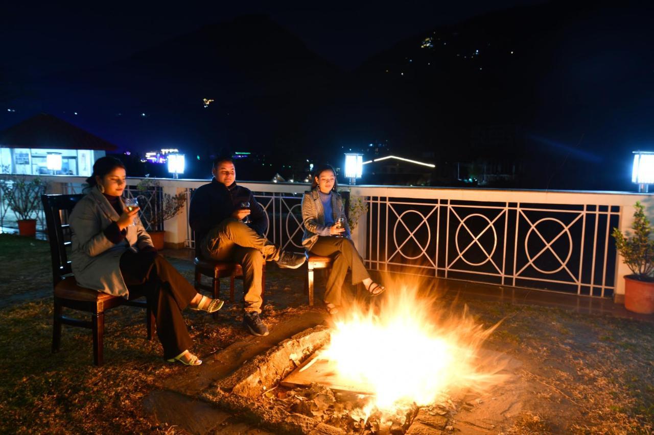 Mastiff Grand Manali Resort ภายนอก รูปภาพ